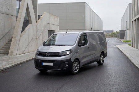 Opel Vivaro-e Combi charging cable